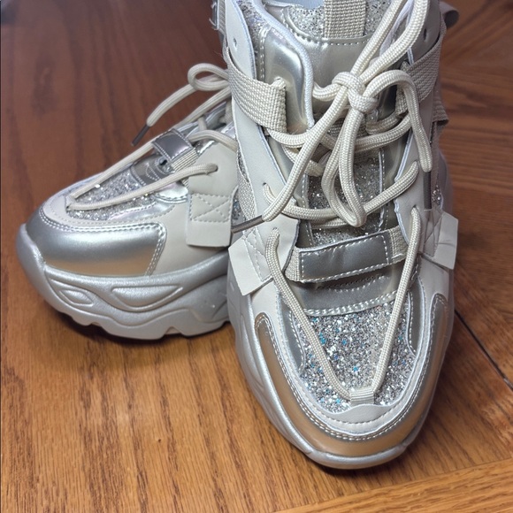 Azalea Wang- Amado Silver Chunky Sneakers - Picture 6 of 9